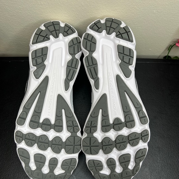 🌹 Under Armour Mens Charged Gemini 3023276-100 White Running Shoes Sneakers 9 - Picture 10 of 14